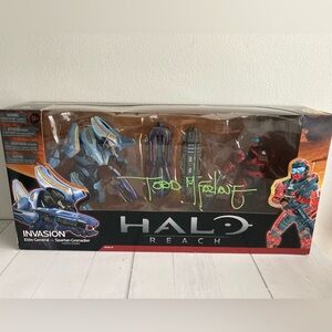 Signed Todd McFarlane 2012 Halo Reach Deluxe Action Figure Set RARE